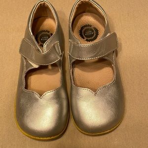 Livie and Luca size 2